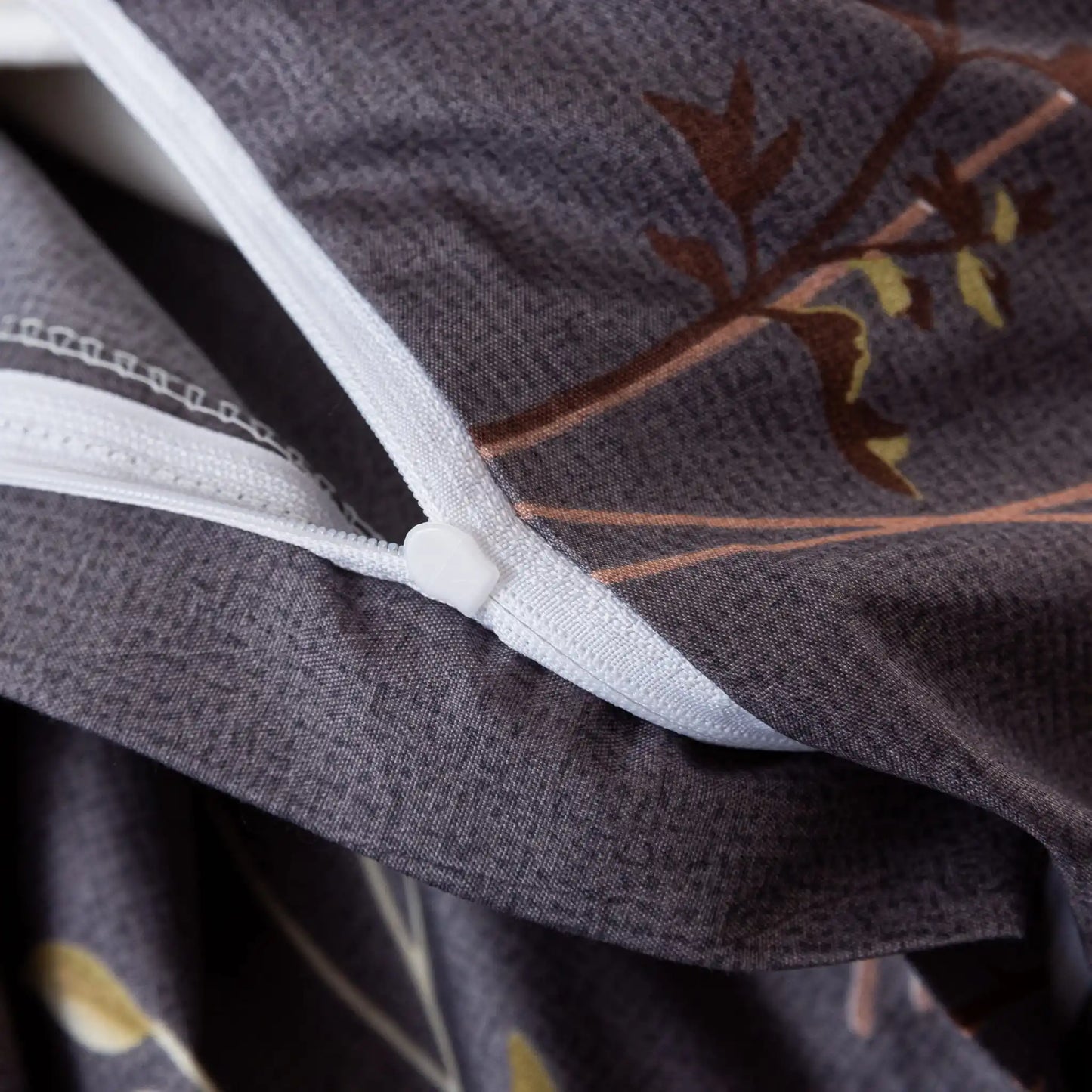 Golden Flowers Bedding Set