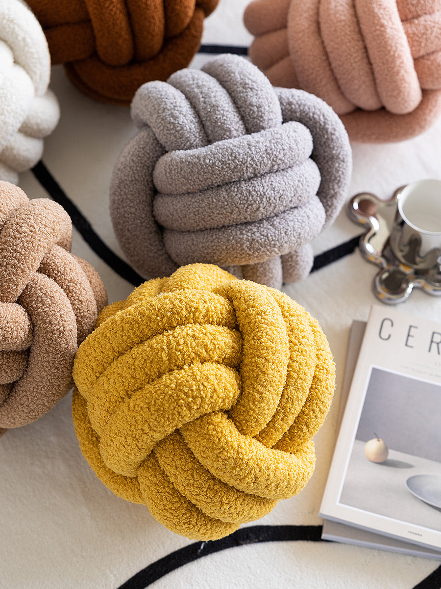 Spherical Knot Cushion